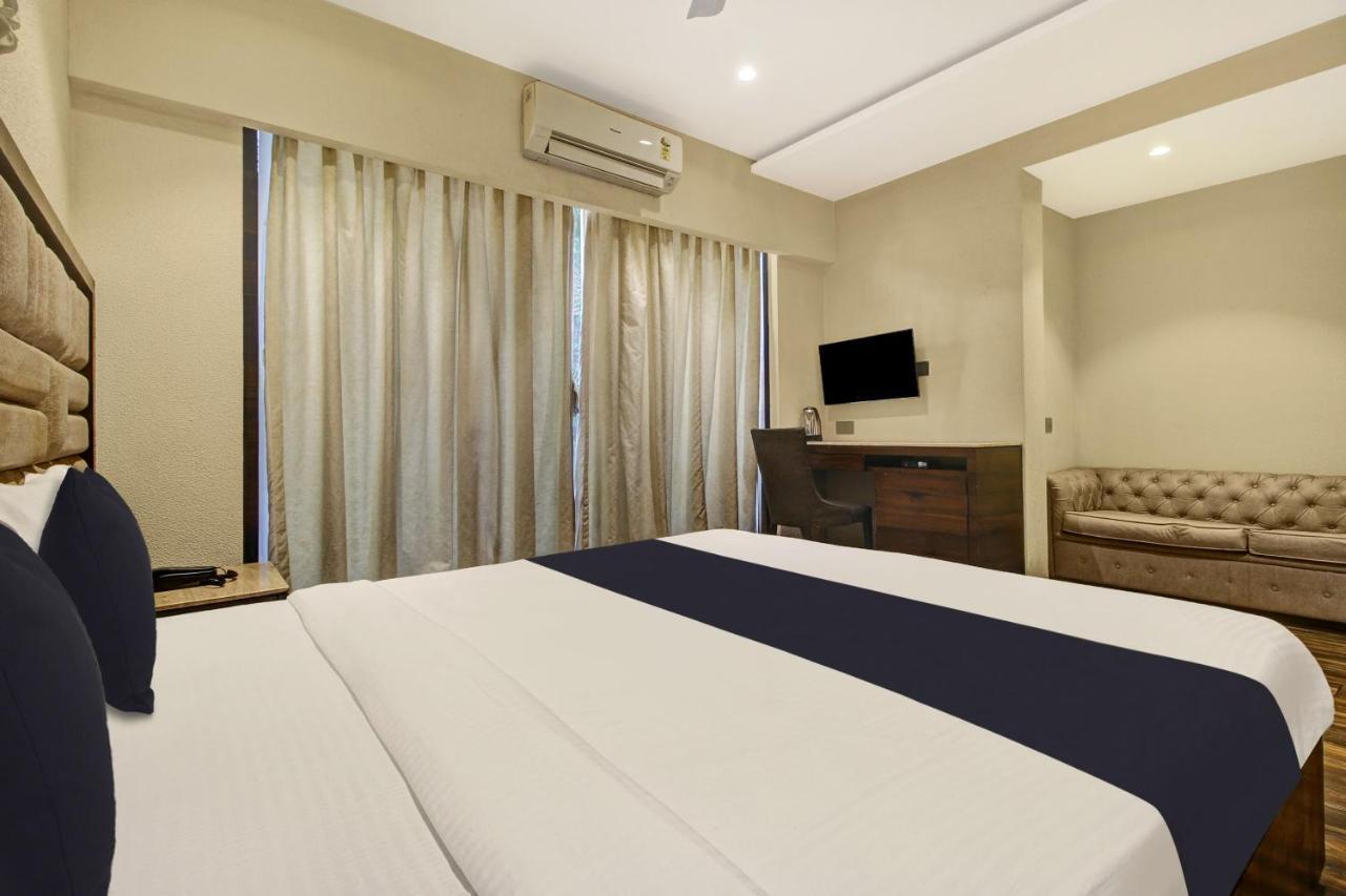 Oak Hotel Skydale Calangute Bagian luar foto